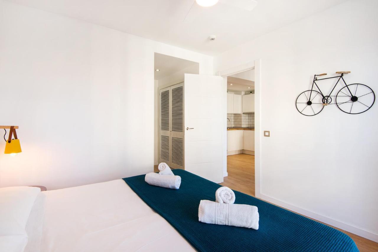 Aloha Puerto Private Apartment 1St Line Carihuela Beach Torremolinos Luaran gambar