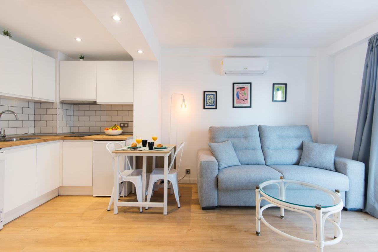 Aloha Puerto Private Apartment 1St Line Carihuela Beach Torremolinos Luaran gambar