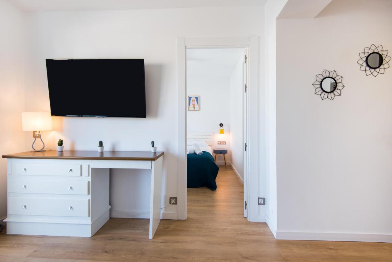 Aloha Puerto Private Apartment 1St Line Carihuela Beach Torremolinos Luaran gambar