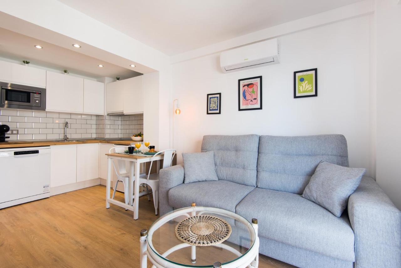Aloha Puerto Private Apartment 1St Line Carihuela Beach Torremolinos Luaran gambar
