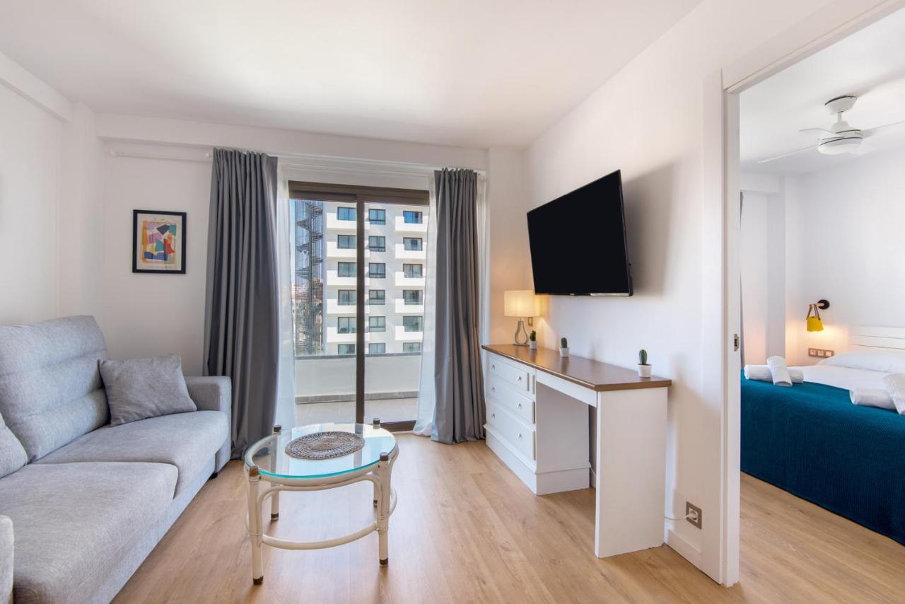 Aloha Puerto Private Apartment 1St Line Carihuela Beach Torremolinos Luaran gambar